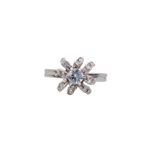 Bague 50 Bague fleur vintage en or gris 18 carats 58 Facettes 282