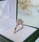 Bague 50 Bague fleur vintage en or gris 18 carats 58 Facettes 282