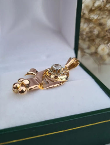 Pendentif Pendentif en or 18 carats violonné 58 Facettes 385