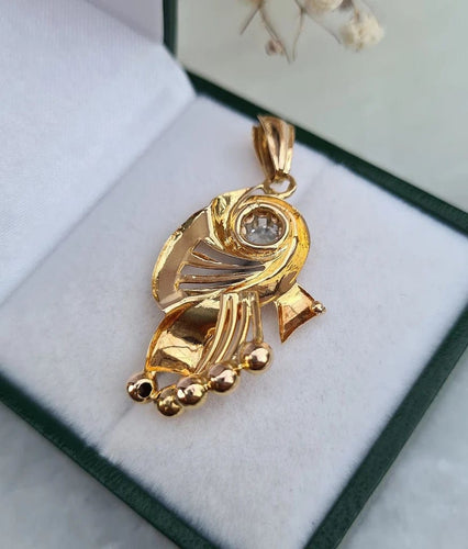 Pendentif Pendentif en or 18 carats violonné 58 Facettes 385
