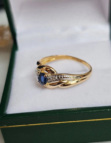 Bague 55 Bague saphir ovale en or jaune et or blanc 18 carats 58 Facettes 637