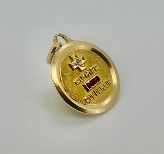 Pendentif Augis - Médaille d’amour en or jaune 18 carats, diamant et rubis 58 Facettes