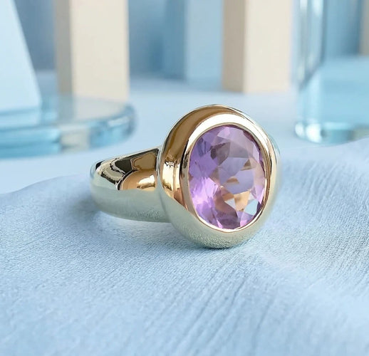 Bague 57.5 Bague solitaire améthyste ovale en or jaune 18 carats 58 Facettes 1687