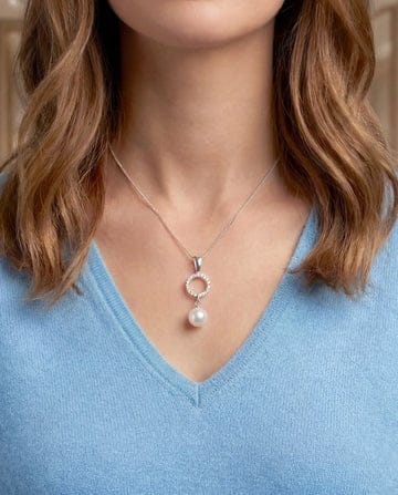 Pendentif Pendentif perle de culture et diamants en or blanc 18 K 58 Facettes AB 1081