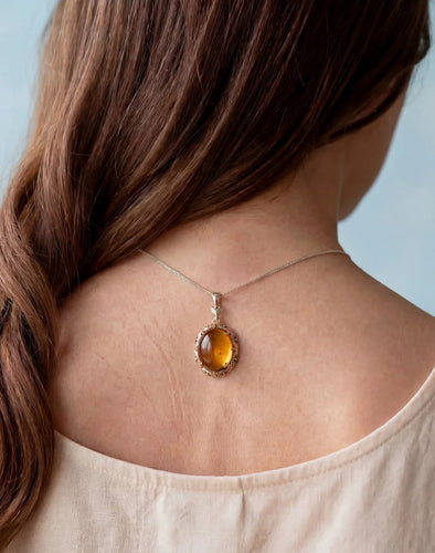 Pendentif MATY - Pendentif cabochon d’ambre en or jaune 18 K 58 Facettes AA 1620