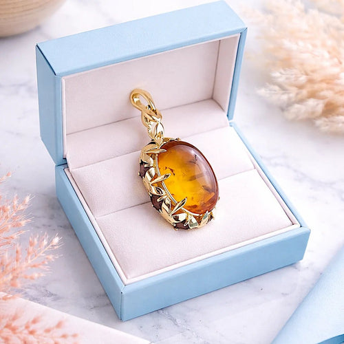 Pendentif MATY - Pendentif cabochon d’ambre en or jaune 18 K 58 Facettes AA 1620