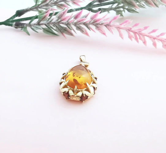 Pendentif MATY - Pendentif cabochon d’ambre en or jaune 18 K 58 Facettes AA 1620