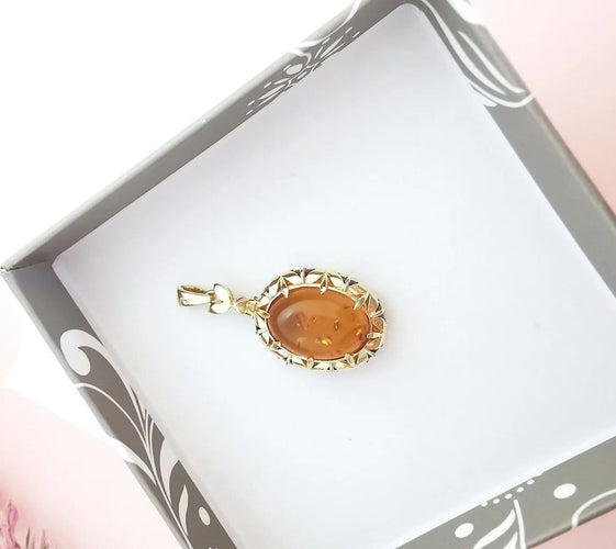 Pendentif MATY - Pendentif cabochon d’ambre en or jaune 18 K 58 Facettes AA 1620