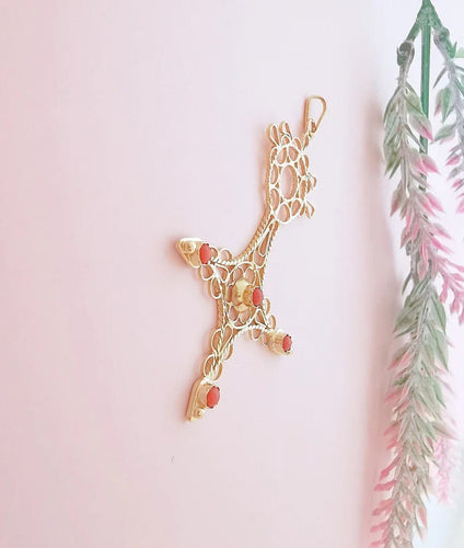 Pendentif Croix du Sud d'Agadez - Pendentif en or jaune 18 K et corail 58 Facettes AA 1634