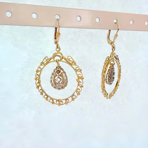 Boucles d'oreilles Boucles d'oreilles pendantes orientales en or jaune et blanc 18 carats, diamant 58 Facettes 1748