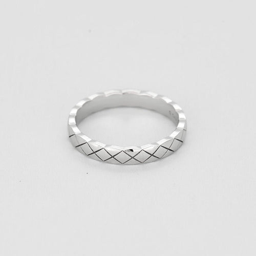 Bague 56 CHANEL - Bague Coco Crush mini modèle en Or blanc 18k 58 Facettes 58FC17-1