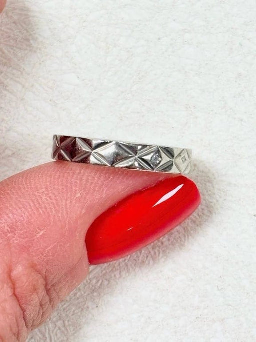 Bague 48 Chanel Coco Crush - Bague mini motif matelassé en platine diamant 58 Facettes WC-2025-2214
