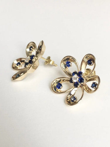 Boucles d'oreilles Boucles d’oreilles fleurs en or jaune 14 carats, saphirs et diamants 58 Facettes