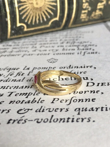 Bague 49 Bague serpent enroulé en or jaune 18k et rubis 58 Facettes