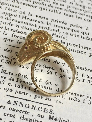Bague 59 Bague tête de bélier en or jaune 18K et rubis 58 Facettes