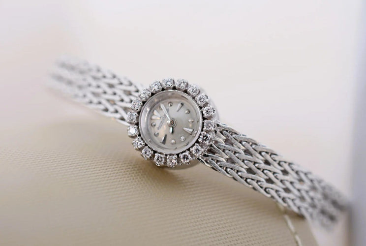 Montre Jaeger-LeCoultre - Montre femme en or blanc et diamants 58 Facettes JLC-400