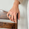 Bague 54 Bague n° 99 bandeau en or blanc 18 carats, saphirs et diamants 58 Facettes