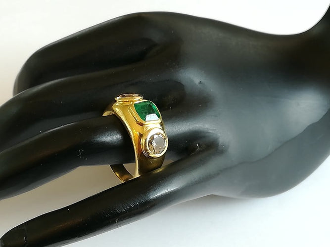 Bague 56 Bague jonc en or jaune 18 ct, émeraude et diamants 58 Facettes 002