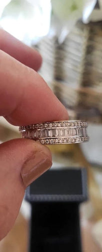 Bague 56 Alliance - Bague en or blanc sertie de diamants 58 Facettes