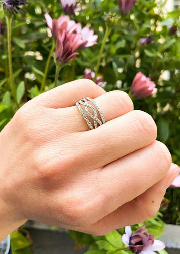 Bague 55 Bague bandeau en or gris et diamants 58 Facettes