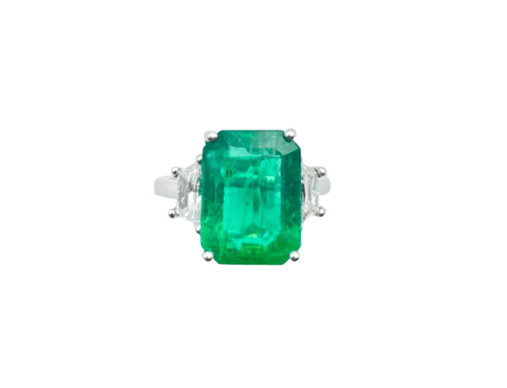 Bague 52 Bague émeraude de Zambie en or blanc et diamants trapèzes 58 Facettes