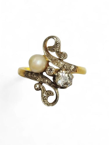 Art Nouveau ring with pearl and old-cut diamonds in 18k yellow gold 