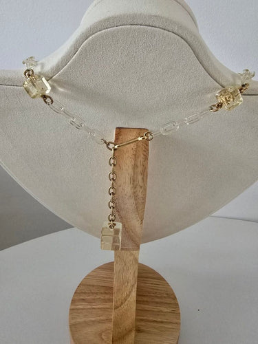 Collier Chanel Ice Cube - Collier vintage en métal doré et résine 58 Facettes