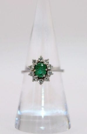 Bague Bague marguerite en or gris 18K à émeraude et diamants 58 Facettes