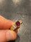 Anillo de oro amarillo, rubí y diamantes 