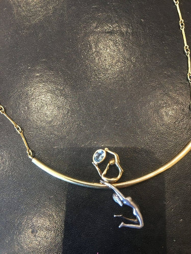 Collier Collier Bijoux d'Artiste - Collier acrobates en or jaune et argent 58 Facettes
