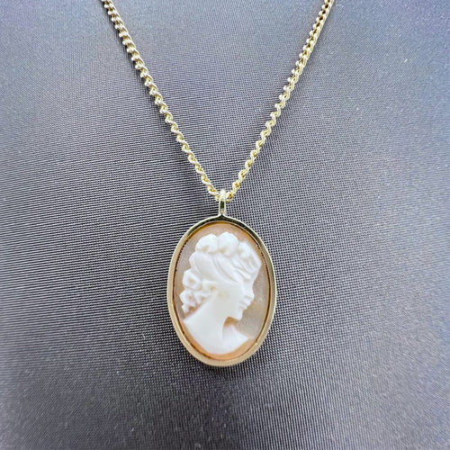 Collier Collier camée d’agate en or jaune 18K 58 Facettes UKA000076GM