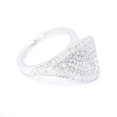 Bague 54.5 Bague pavée de diamants en or blanc 18 carats 58 Facettes D359899JC