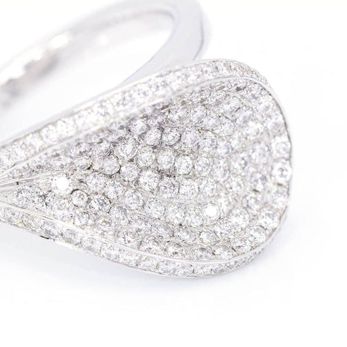 Bague 54.5 Bague pavée de diamants en or blanc 18 carats 58 Facettes D359899JC