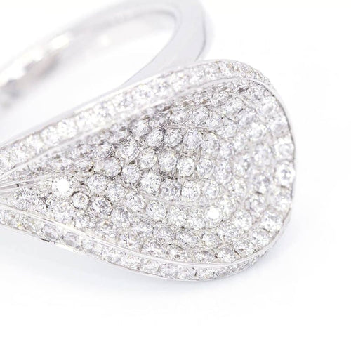 Bague 54.5 Bague pavée de diamants en or blanc 18 carats 58 Facettes D359899JC