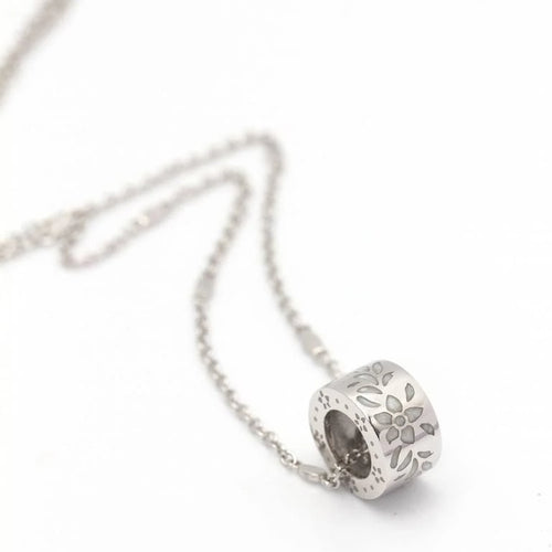 Collier Gucci Icon Blossom - Collier en or blanc 18 carats et émail 58 Facettes D360458FJ