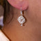Boucles d'oreilles MONAKAL - Boucles d'oreilles en or blanc 18 carats et diamants 58 Facettes D360395CS