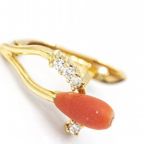 Boucles d'oreilles Boucles d'oreilles en or jaune 18 carats avec corail et diamants 58 Facettes D361041JC