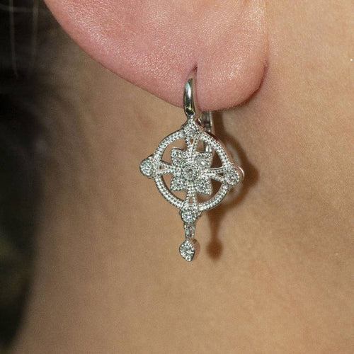 Boucles d'oreilles ALT - Boucles d'oreilles vintage en or blanc 18 carats et diamants 58 Facettes D361158SP