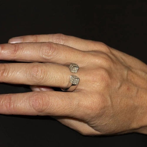 Bague 55 Bague pavée carrée en or blanc 18 ct et diamants 58 Facettes D360525FJ