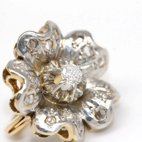 Boucles d'oreilles Boucles d'oreilles fleurs bicolores en or 18 carats et diamants 58 Facettes D362768RR