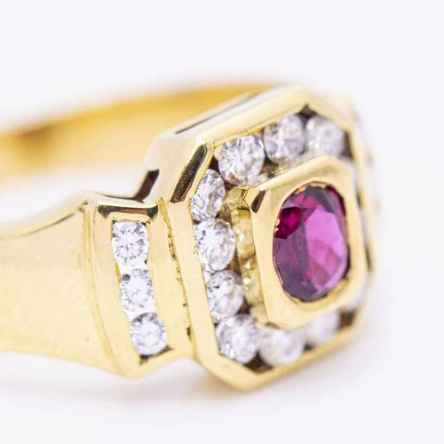 Bague 54 Bague en or jaune 18 kt avec rubis ovale et diamants 58 Facettes N102933EJ