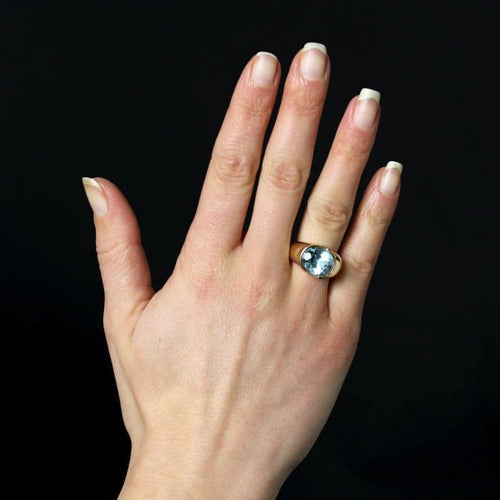 Bague 53 Bague jonc en or jaune 18 carats avec topaze bleue 58 Facettes 24-301