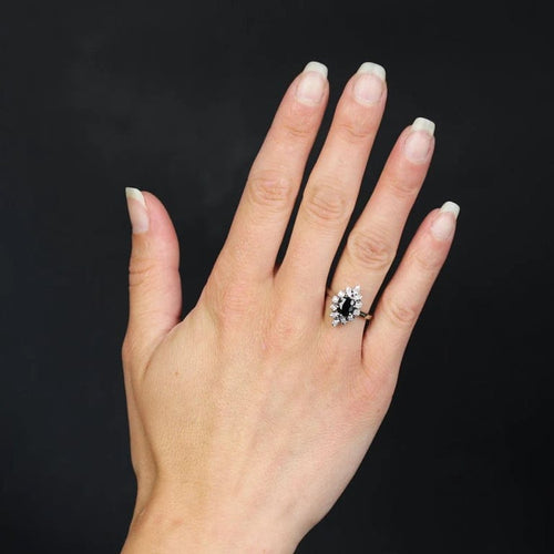 Bague 52 Bague marquise saphir et diamants en or blanc 18 carats 58 Facettes 24-199