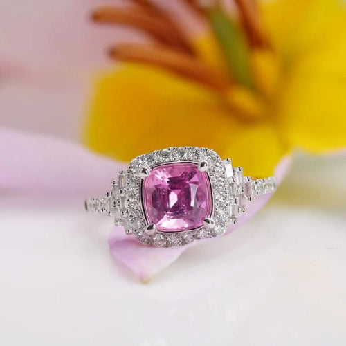 Bague 52 Bague coussin en or blanc 18 carats, saphir rose et diamants 58 Facettes 24-153