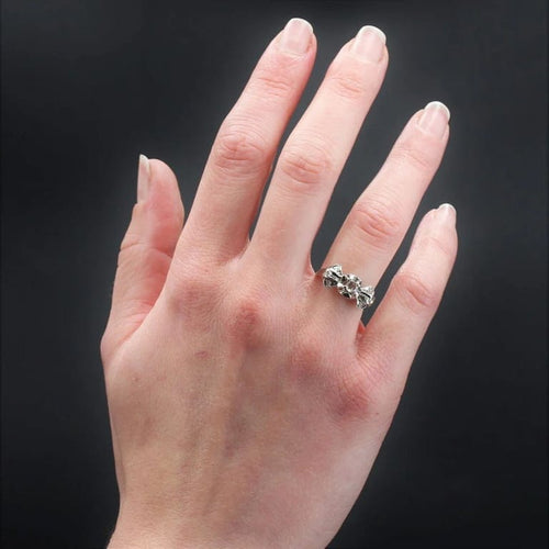 Bague 52 Bague nœud Art déco en or blanc 18 carats et diamants 58 Facettes 22-460