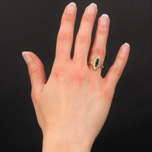 Bague 54 Bague marquise en or jaune 18 carats avec saphir navette et diamants 58 Facettes 21-831