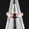 Bague 53 Bague en or blanc 18 carats rubis et diamants pavés 58 Facettes 05-118-3177552-53