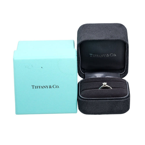 Bague 48 Tiffany & Co. - Bague solitaire Tiffany Setting en platine et diamant 58 Facettes c3927u