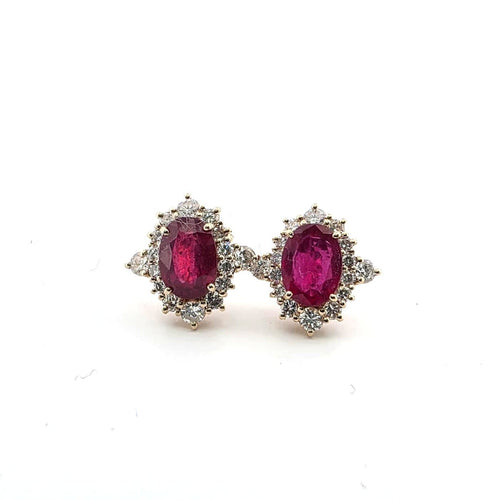 Boucles d'oreilles Boucles d’oreilles en or jaune 18 ct avec rubis et diamants 58 Facettes 68/26 A