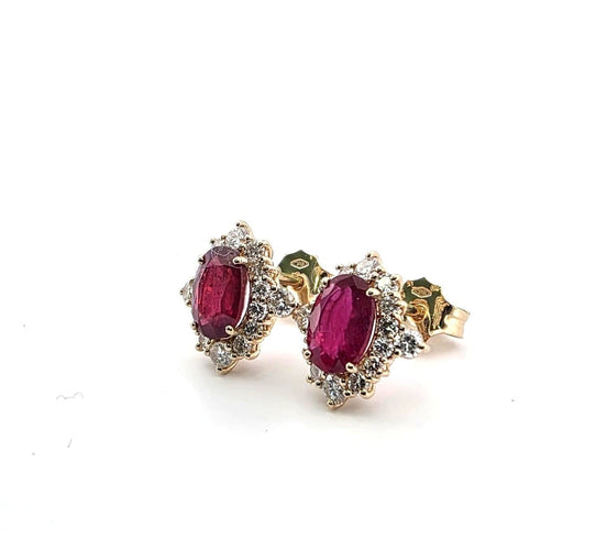 Boucles d'oreilles Boucles d’oreilles en or jaune 18 ct avec rubis et diamants 58 Facettes 68/26 A